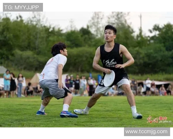 飞盘爱好者陈军的独特心得与技巧分享，助你提升飞盘水平